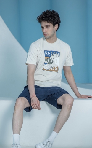 ست مردانه تیشرت شیری چاپدار برجسته و شلوارک