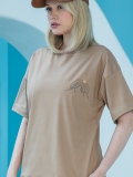 تی شرت زنانه یقه گرد طرح کوه و ماه